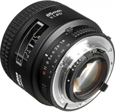Nikon 85mm F/1.8 AF-D Nikkor Telephoto Lens