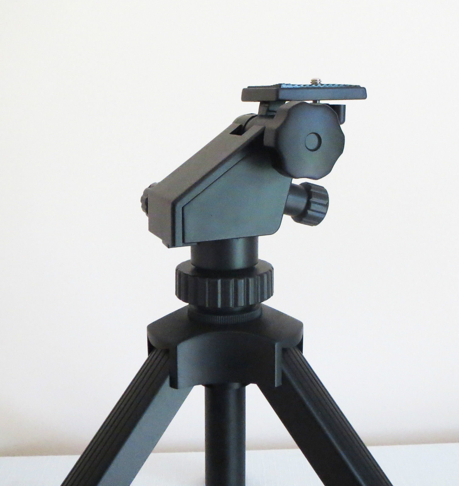 Yukon Heavy Duty Table Top Tripod